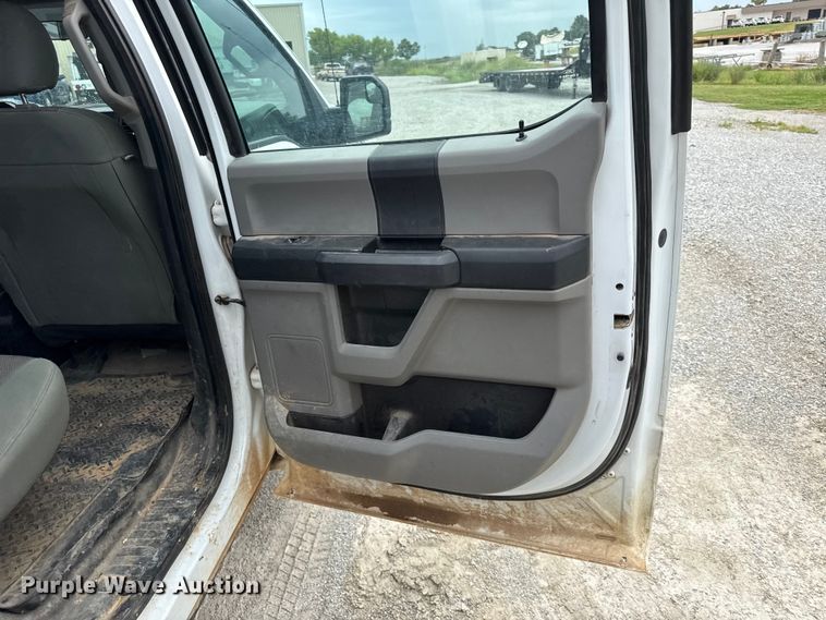 image for item EV6049 2016 Ford F150 XL Crew Cab pickup truck
