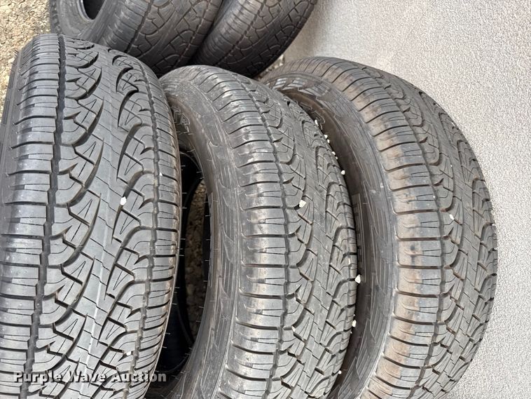 image for item EV6051 (12) Pirelli 265/70R17 tires