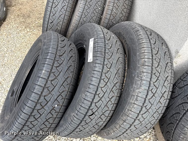 image for item EV6051 (12) Pirelli 265/70R17 tires