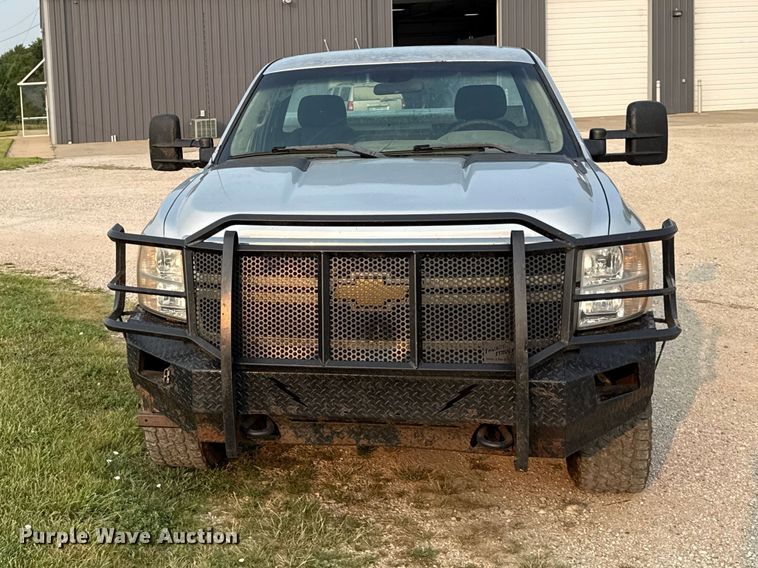 image for item EV6060 2013 Chevrolet Silverado 2500HD pickup truck