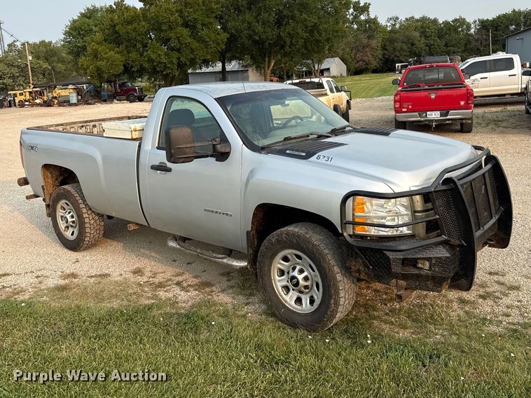 image for item EV6060 2013 Chevrolet Silverado 2500HD pickup truck