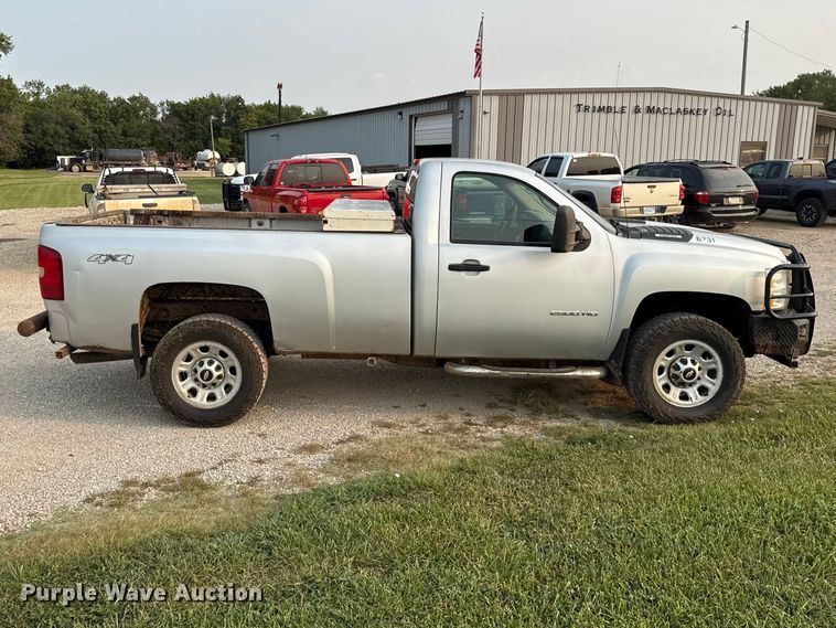 image for item EV6060 2013 Chevrolet Silverado 2500HD pickup truck