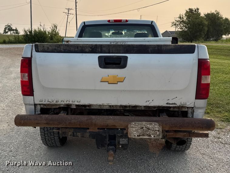 image for item EV6060 2013 Chevrolet Silverado 2500HD pickup truck