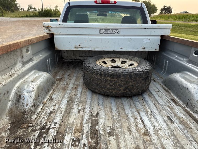 image for item EV6060 2013 Chevrolet Silverado 2500HD pickup truck