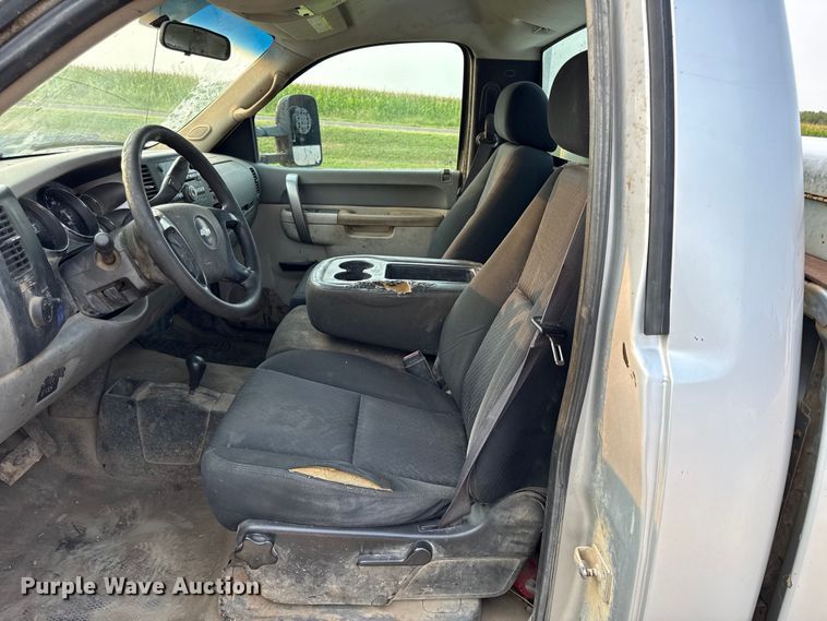 image for item EV6060 2013 Chevrolet Silverado 2500HD pickup truck