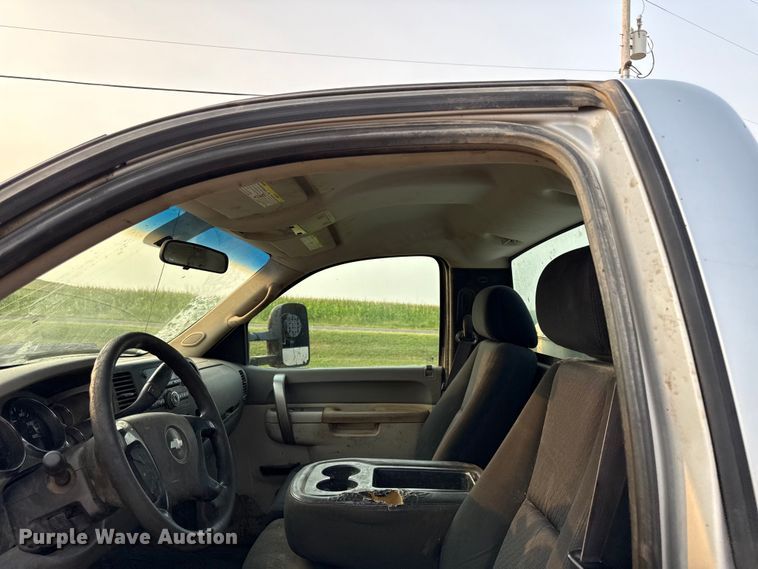 image for item EV6060 2013 Chevrolet Silverado 2500HD pickup truck