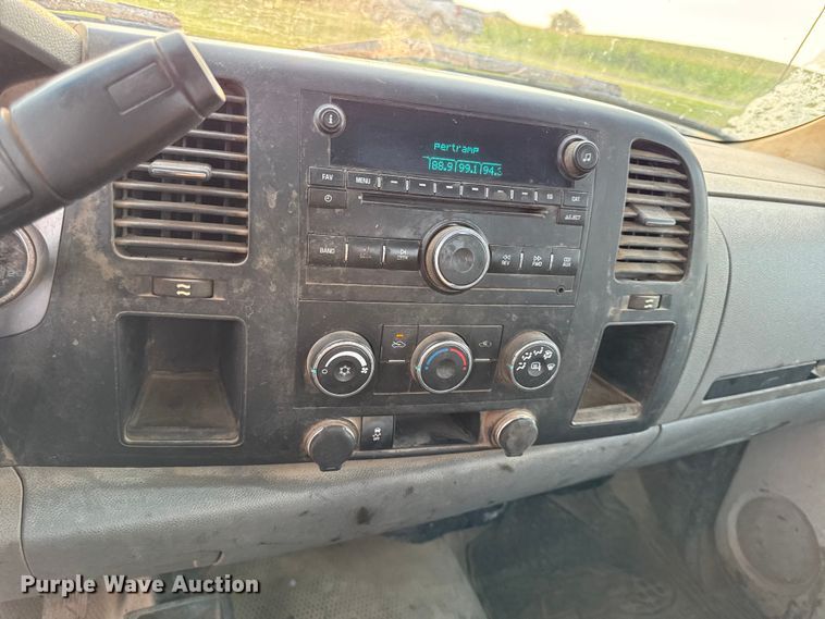 image for item EV6060 2013 Chevrolet Silverado 2500HD pickup truck