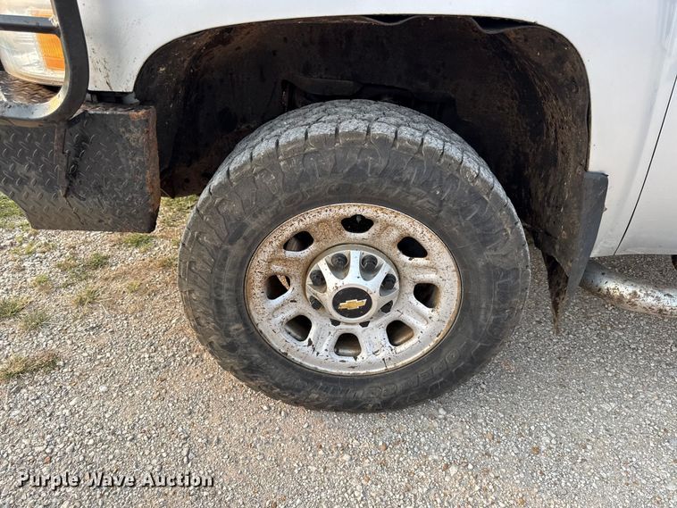 image for item EV6060 2013 Chevrolet Silverado 2500HD pickup truck