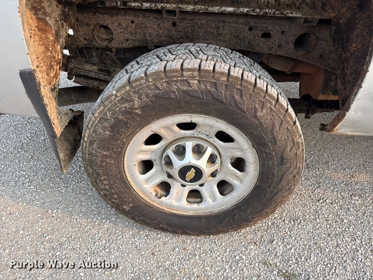 image for item EV6060 2013 Chevrolet Silverado 2500HD pickup truck