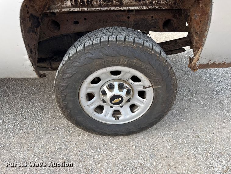image for item EV6060 2013 Chevrolet Silverado 2500HD pickup truck