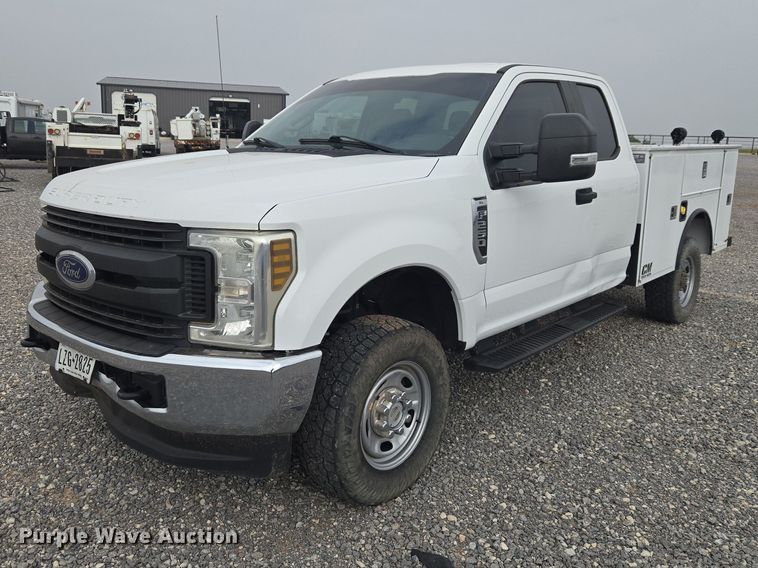2019 Ford F250 Super Duty Ext. Cab utility bed pickup truck