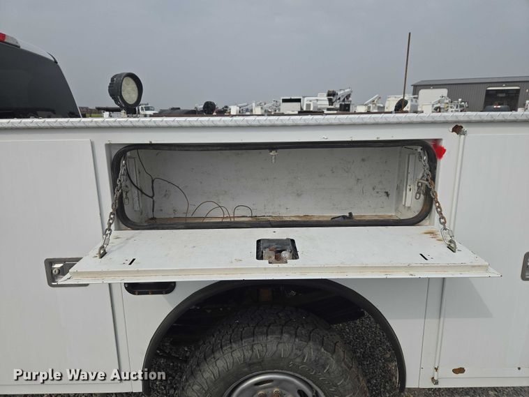 image for item EW0143 2019 Ford F250 Super Duty Ext. Cab utility bed pickup truck