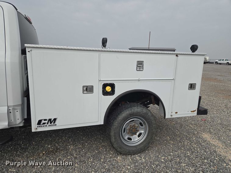 image for item EW0143 2019 Ford F250 Super Duty Ext. Cab utility bed pickup truck