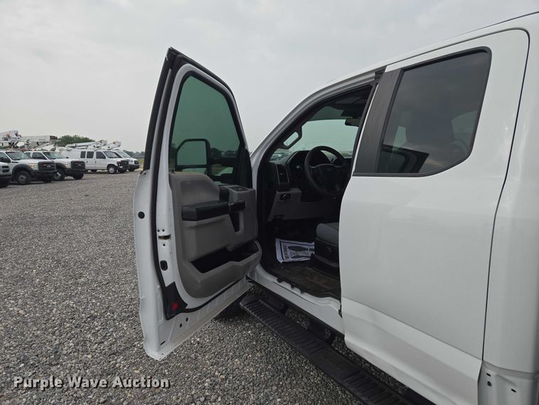 image for item EW0143 2019 Ford F250 Super Duty Ext. Cab utility bed pickup truck