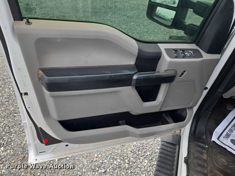 image for item EW0143 2019 Ford F250 Super Duty Ext. Cab utility bed pickup truck
