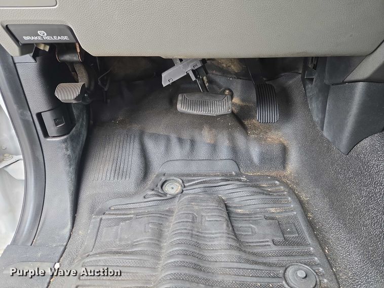 image for item EW0143 2019 Ford F250 Super Duty Ext. Cab utility bed pickup truck