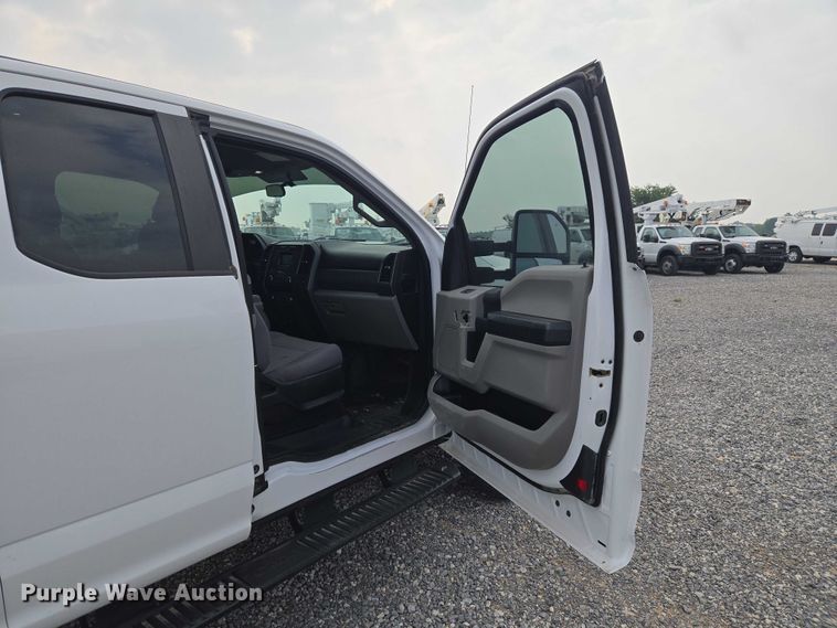 image for item EW0143 2019 Ford F250 Super Duty Ext. Cab utility bed pickup truck