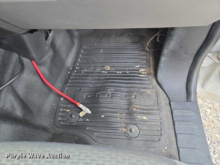 image for item EW0143 2019 Ford F250 Super Duty Ext. Cab utility bed pickup truck