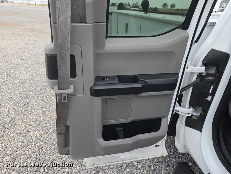 image for item EW0143 2019 Ford F250 Super Duty Ext. Cab utility bed pickup truck
