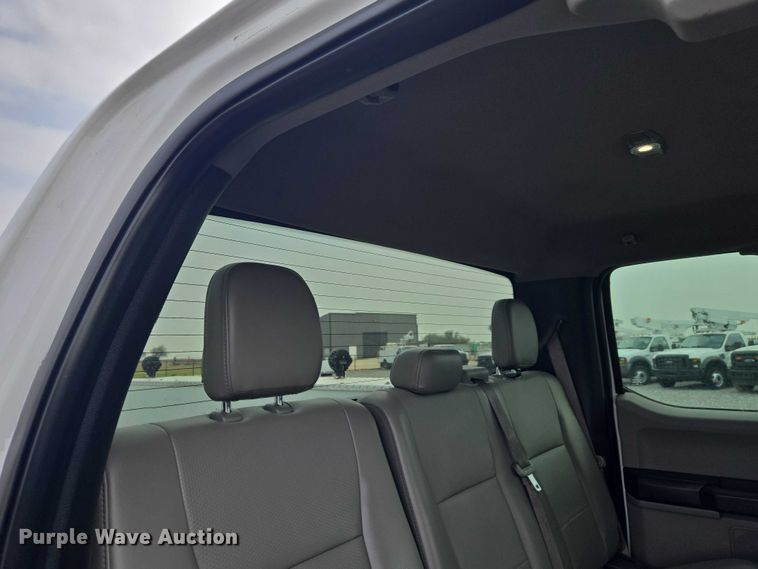 image for item EW0143 2019 Ford F250 Super Duty Ext. Cab utility bed pickup truck