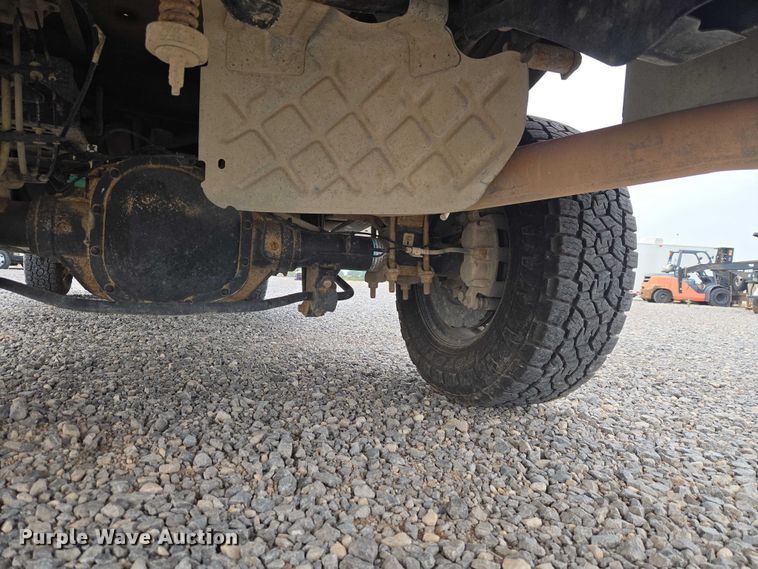 image for item EW0143 2019 Ford F250 Super Duty Ext. Cab utility bed pickup truck