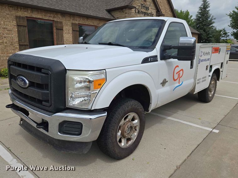 2013 Ford F250 Super Duty utility bed pickup truck