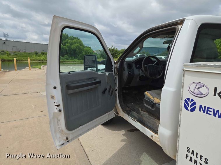 image for item EW0285 2013 Ford F250 Super Duty utility bed pickup truck