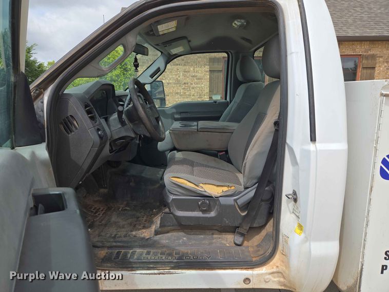 image for item EW0285 2013 Ford F250 Super Duty utility bed pickup truck