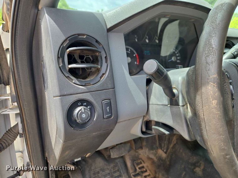 image for item EW0285 2013 Ford F250 Super Duty utility bed pickup truck
