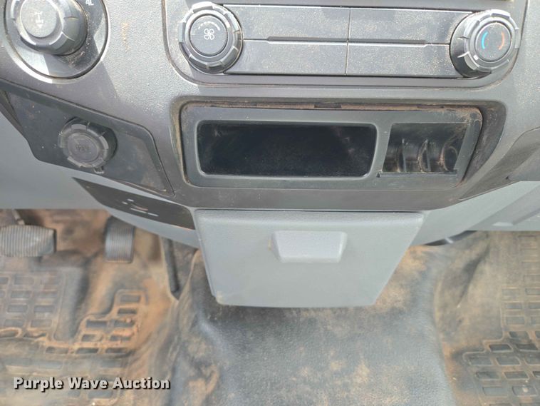 image for item EW0285 2013 Ford F250 Super Duty utility bed pickup truck