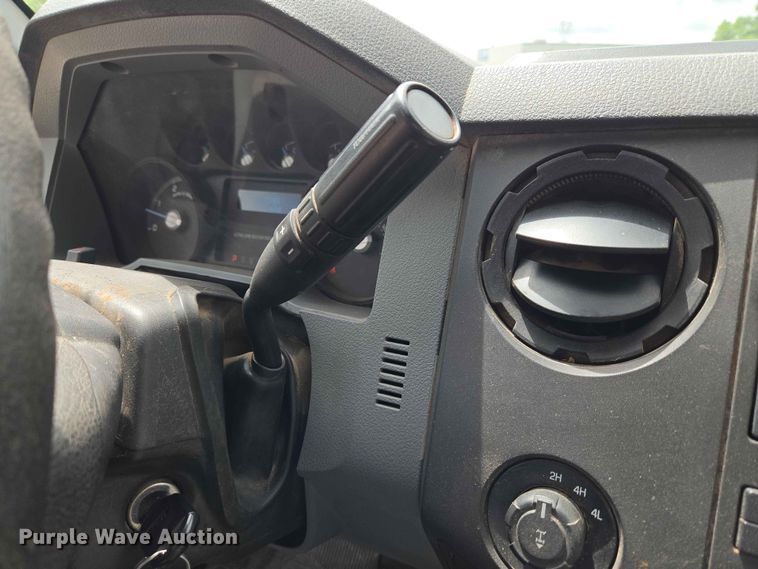 image for item EW0285 2013 Ford F250 Super Duty utility bed pickup truck