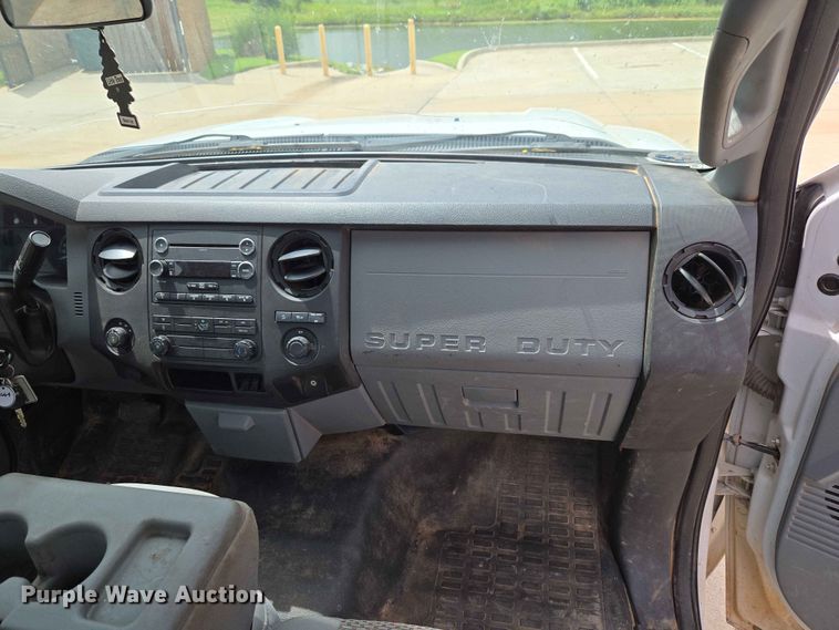 image for item EW0285 2013 Ford F250 Super Duty utility bed pickup truck