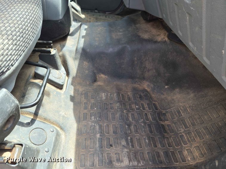 image for item EW0285 2013 Ford F250 Super Duty utility bed pickup truck