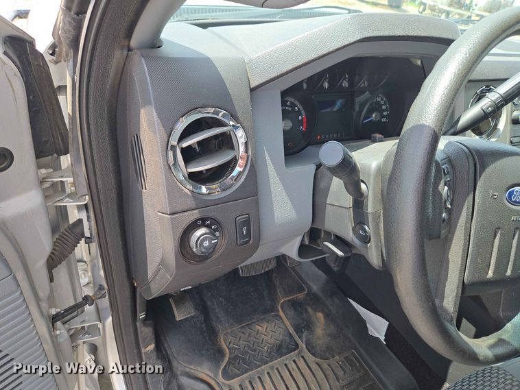image for item EW0462 2015 Ford F250 Super Duty Crew Cab pickup truck