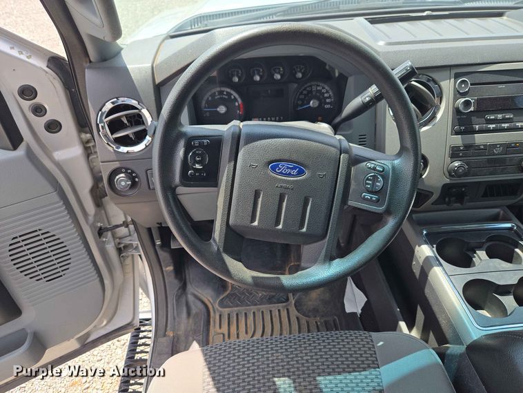 image for item EW0462 2015 Ford F250 Super Duty Crew Cab pickup truck