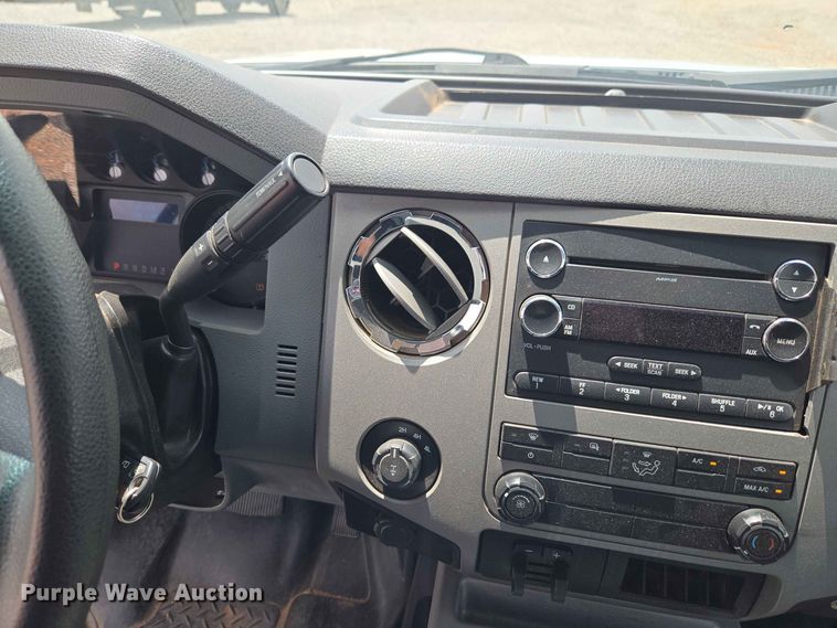 image for item EW0462 2015 Ford F250 Super Duty Crew Cab pickup truck