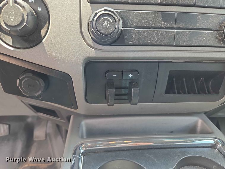 image for item EW0462 2015 Ford F250 Super Duty Crew Cab pickup truck