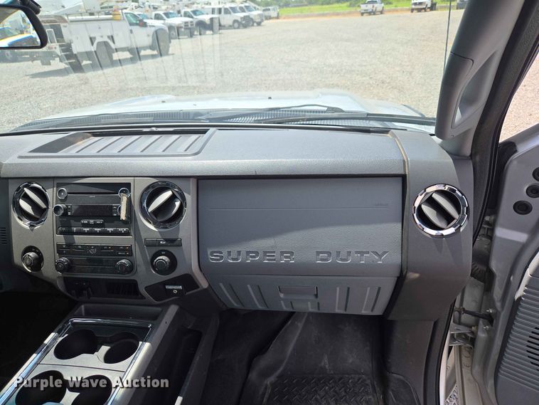 image for item EW0462 2015 Ford F250 Super Duty Crew Cab pickup truck