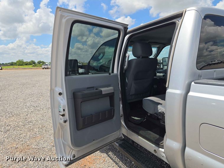 image for item EW0462 2015 Ford F250 Super Duty Crew Cab pickup truck