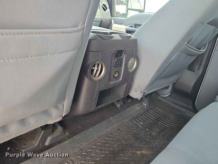 image for item EW0462 2015 Ford F250 Super Duty Crew Cab pickup truck