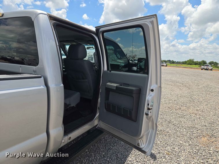 image for item EW0462 2015 Ford F250 Super Duty Crew Cab pickup truck