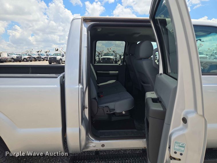 image for item EW0462 2015 Ford F250 Super Duty Crew Cab pickup truck