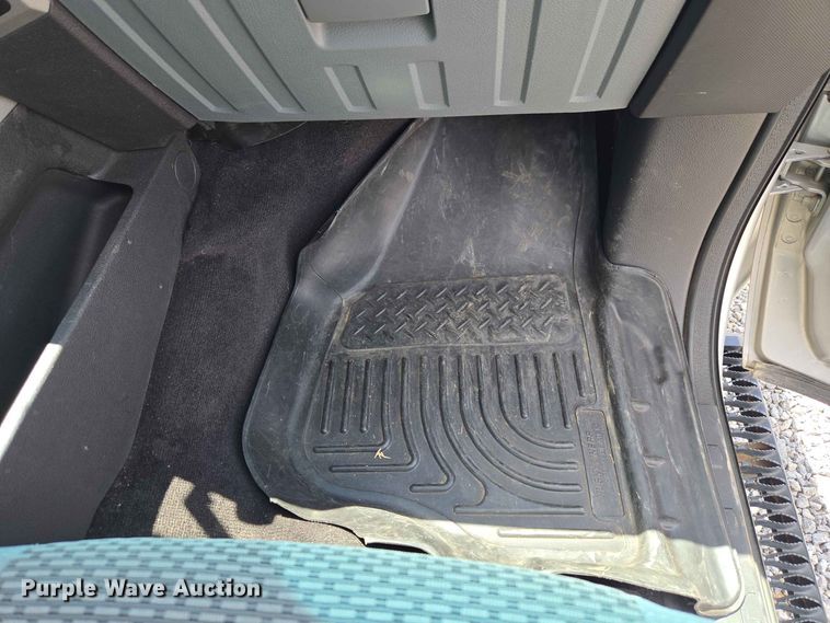 image for item EW0462 2015 Ford F250 Super Duty Crew Cab pickup truck