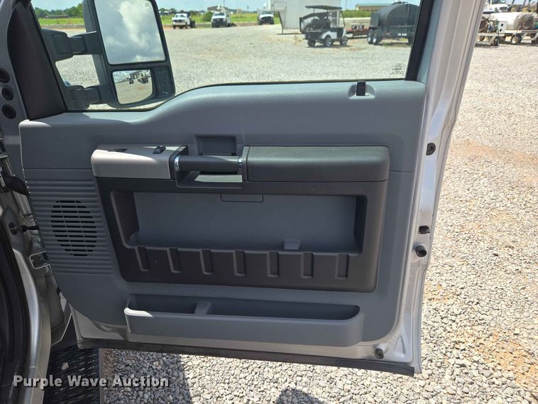image for item EW0462 2015 Ford F250 Super Duty Crew Cab pickup truck