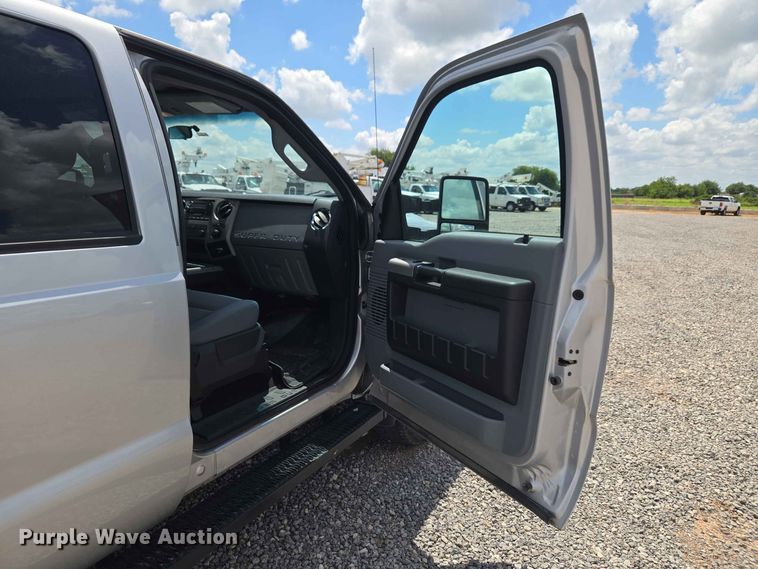 image for item EW0462 2015 Ford F250 Super Duty Crew Cab pickup truck
