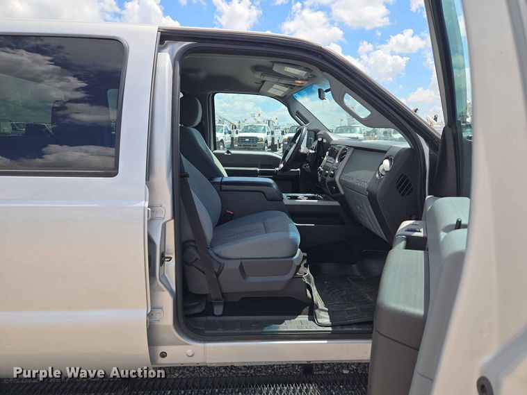 image for item EW0462 2015 Ford F250 Super Duty Crew Cab pickup truck