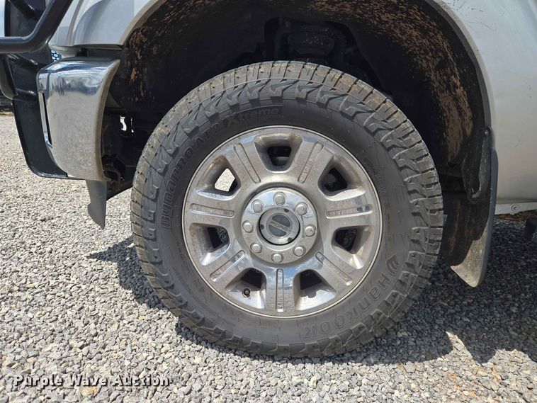 image for item EW0462 2015 Ford F250 Super Duty Crew Cab pickup truck