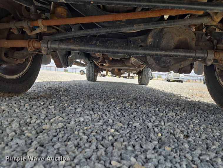 image for item EW0462 2015 Ford F250 Super Duty Crew Cab pickup truck