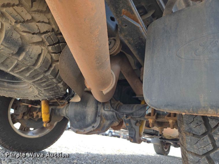 image for item EW0462 2015 Ford F250 Super Duty Crew Cab pickup truck