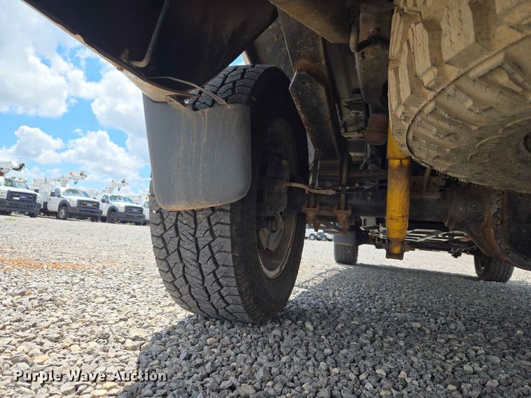 image for item EW0462 2015 Ford F250 Super Duty Crew Cab pickup truck